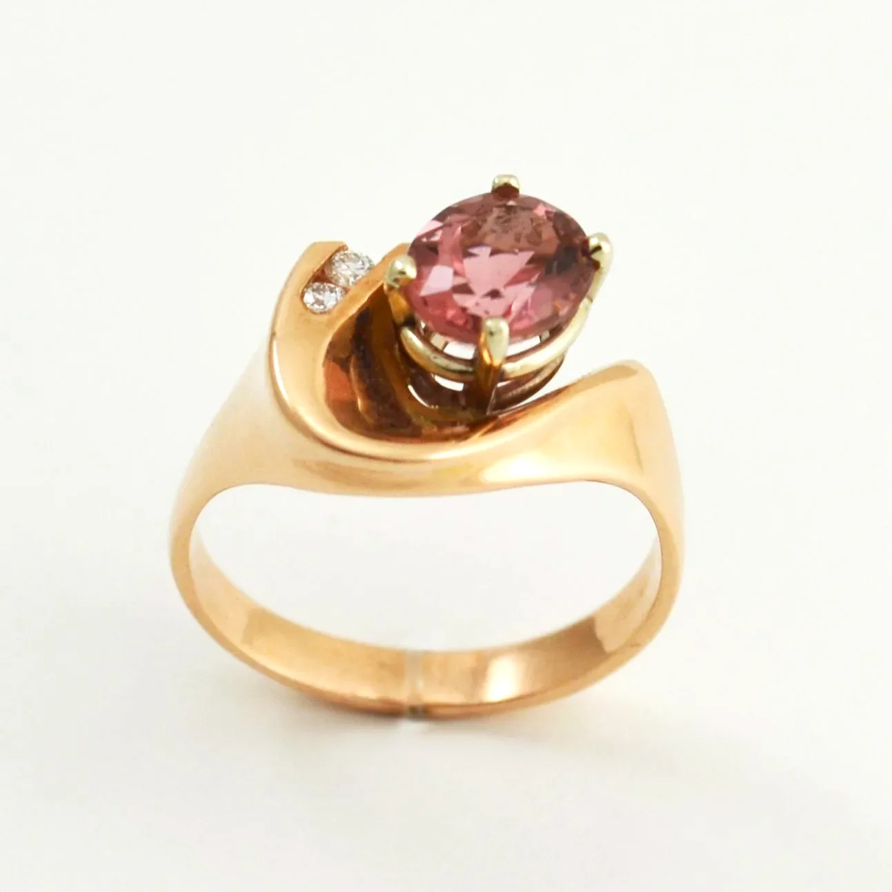 14K R Oval Pink/Peach Tourmaline Ring by Sharon Teaman — view 2