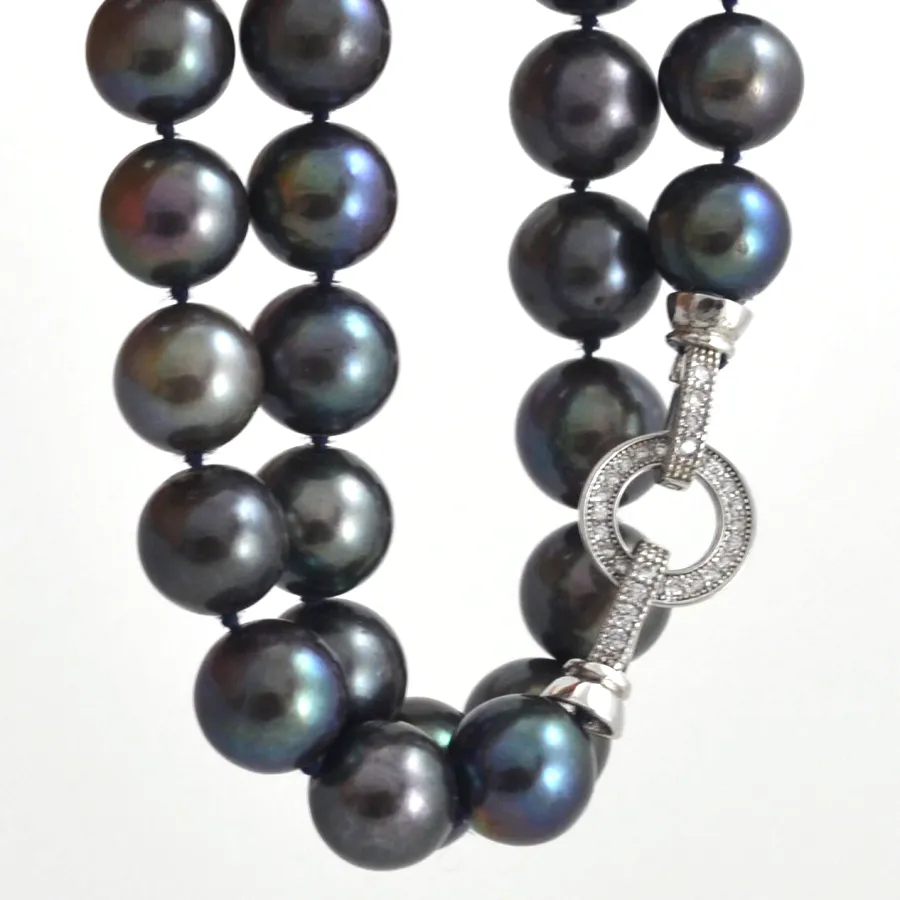 Black Freshwater Pearl strand by Sharon Teaman