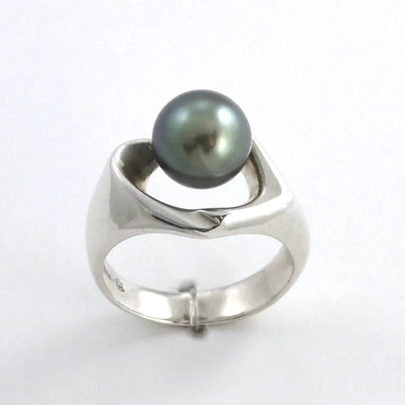Black Tahitian Pearl Ring in Sterling Silver by Sharon Teaman