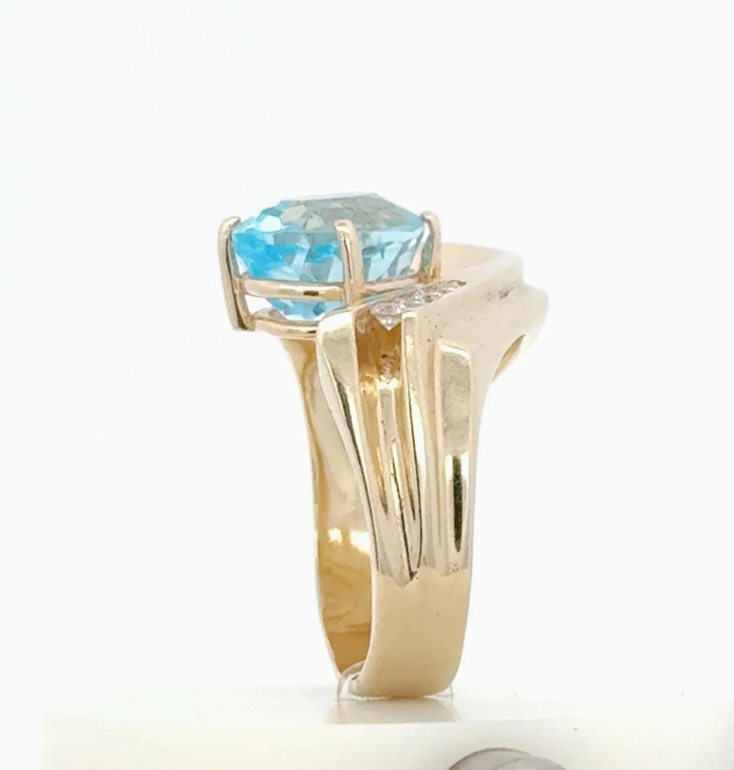 BTZ 241-M 14K Oval Blue Topaz Ring by Sharon Teaman — view 3