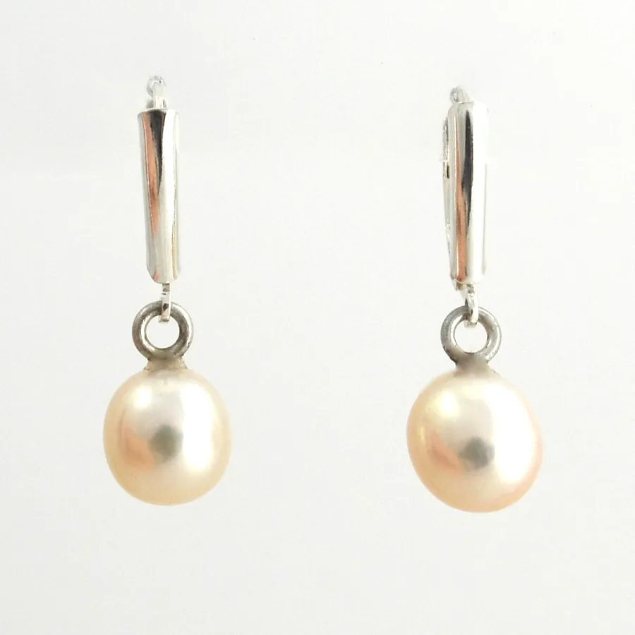 Freshwater White with Pink Blush by Sharon Teaman