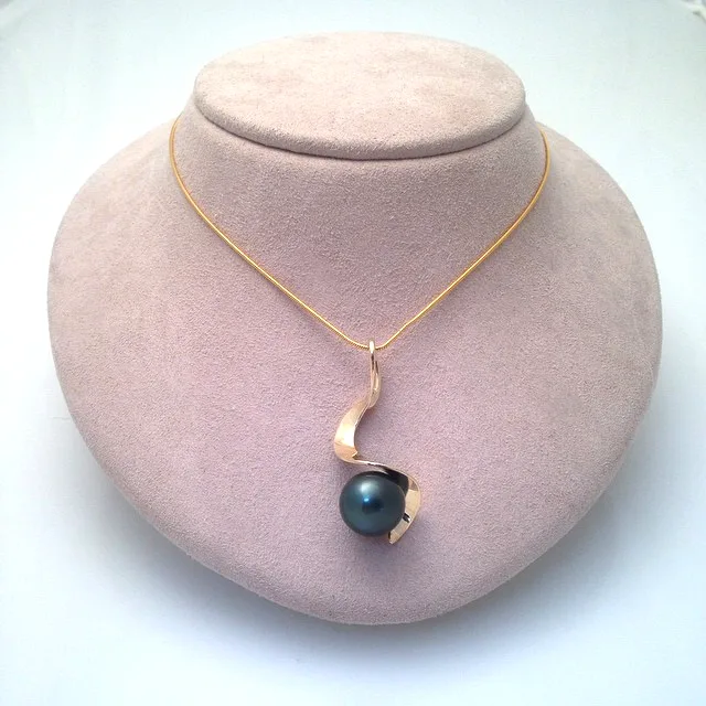 Kennedy Black Tahitian Pearl Necklace by Sharon Teaman — view 3